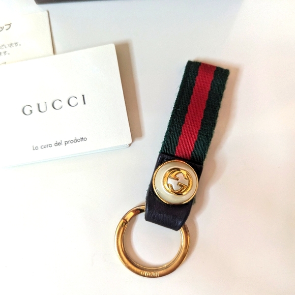 Gucci Sherry Lined Pearl GG keychain - Picture 1 of 16